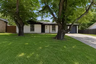 714 S Deerfield Cir, Arlington, TX 76015 - Photo 1