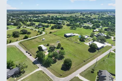 100 Green Meadows Circle, Springtown, TX 76082 - Photo 38
