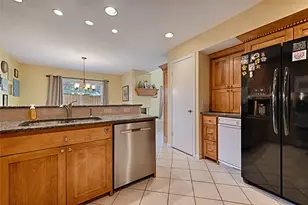 2954 Woodcroft Cir, Carrollton, TX 75006 - Photo 14