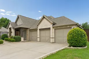 704 Water Garden Cir, Little Elm, TX 75068 - Photo 2