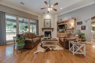 115 River Run Dr, Azle, TX 76020 - Photo 4