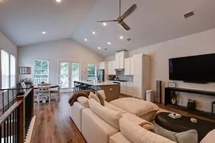 1028 Cavour Pl, Dallas, TX 75204 - Photo 10