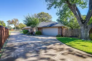 1026 Hazelwood Dr, Mansfield, TX 76063 - Photo 34