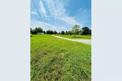 610 6th Street, Chandler, TX 75758 - Photo 2