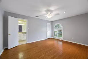 9233 Middle Glen Dr, Dallas, TX 75243 - Photo 16