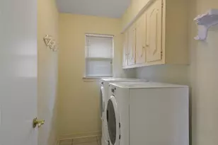 9233 Middle Glen Dr, Dallas, TX 75243 - Photo 12