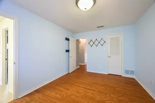 9233 Middle Glen Dr, Dallas, TX 75243 - Photo 20