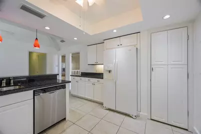 9233 Middle Glen Drive, Dallas, TX 75243 - Photo 10