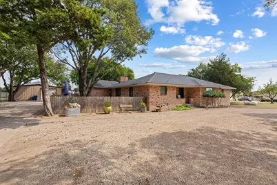 804 Lark Lane, Oak Leaf, TX 75154 - Photo 1