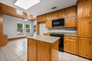 4705 Kensington Ct, Arlington, TX 76016 - Photo 10