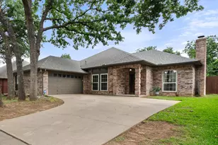 4705 Kensington Ct, Arlington, TX 76016 - Photo 1