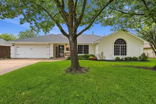202 Colonial Heights, Sanger, TX 76266 - Photo 2