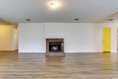 638 Silvertop Road, Arlington, TX 76002 - Photo 10