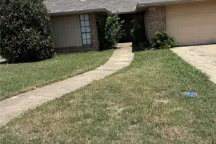 121 Wildwood Dr, Duncanville, TX 75137 - Photo 2