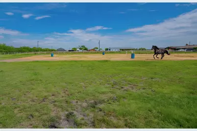 13507 Friendship Road, Pilot Point, TX 76258 - Photo 28