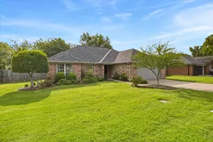 105 Stonebriar Dr, Sulphur Springs, TX 75482 - Photo 1