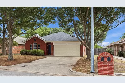 10517 Fossil Hill Drive, Fort Worth, TX 76131 - Photo 2