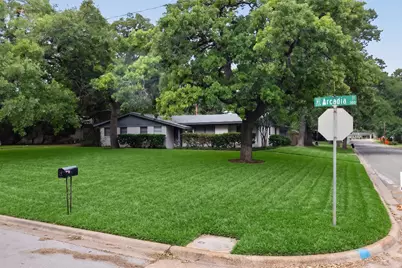 341 Arcadia Street, Hurst, TX 76053 - Photo 2