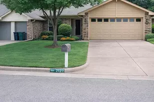 2127 Reverchon Dr, Arlington, TX 76017 - Photo 1