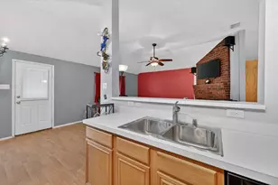 1001 Ridge Top Dr, Burleson, TX 76028 - Photo 10