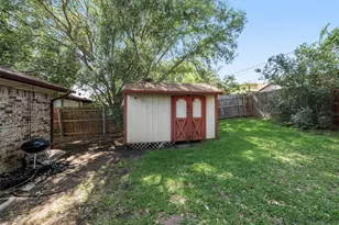 915 Freestone Dr, Arlington, TX 76017 - Photo 30