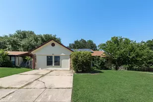 915 Freestone Dr, Arlington, TX 76017 - Photo 2