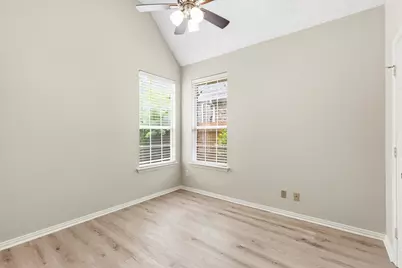 9813 Cliffside Drive, Irving, TX 75063 - Photo 20