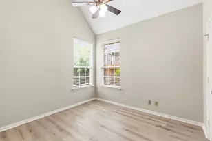 9813 Cliffside Dr, Irving, TX 75063 - Photo 20