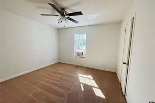 2762 Beverly Hills Dr, Sansom Park, TX 76114 - Photo 6