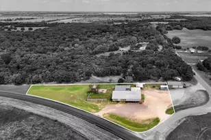 4553 Lake Felton Pkwy, Hallsburg, TX 76705 - Photo 2