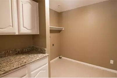 9401 Blue Jay Way, Irving, TX 75063 - Photo 12