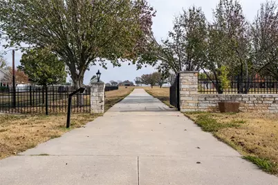 364 Parker Road #A, Van Alstyne, TX 75495 - Photo 4