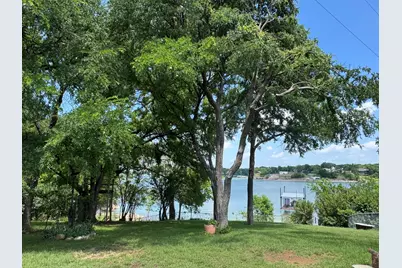 302 Collum Drive, Lake Bridgeport, TX 76426 - Photo 4