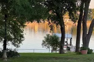 302 Collum Dr, Lake Bridgeport, TX 76426 - Photo 2