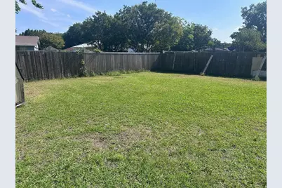 2103 Carlton Road, Carrollton, TX 75007 - Photo 14
