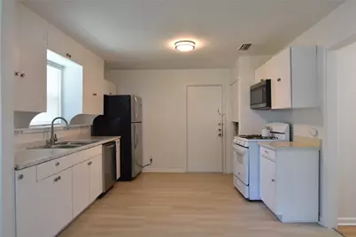 1202 Sunnyside Avenue, Cockrell Hill, TX 75211 - Photo 14