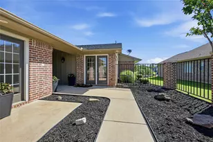 533 Kiowa Dr W, Lake Kiowa, TX 76240 - Photo 4