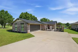 533 Kiowa Dr W, Lake Kiowa, TX 76240 - Photo 2