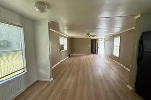 204 W Tarrant St, Cumby, TX 75433 - Photo 4