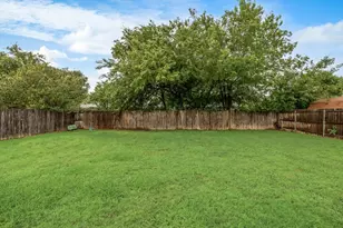 5625 Marlene, Haltom City, TX 76148 - Photo 18