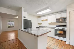 5625 Marlene, Haltom City, TX 76148 - Photo 8