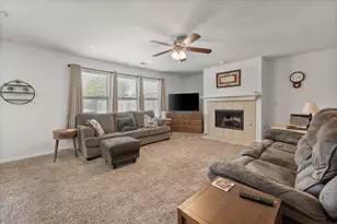 2848 Grandview Dr, Grand Prairie, TX 75052 - Photo 12