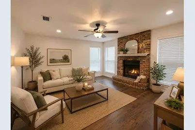 6104 Bay Hill, Arlington, TX 76018 - Photo 2