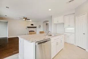 1217 Roadrunner Dr, Little Elm, TX 75068 - Photo 14