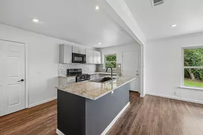 917 NW 8th Street, Grand Prairie, TX 75050 - Photo 12