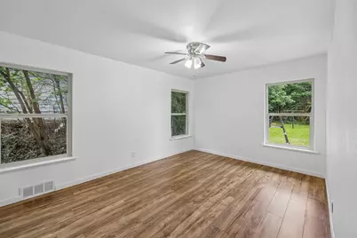 917 NW 8th Street, Grand Prairie, TX 75050 - Photo 22