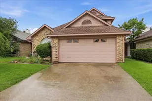 5101 Hearthcrest Dr, Garland, TX 75044 - Photo 2