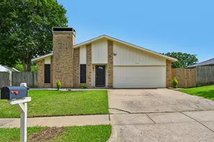 3704 Fort Hunt Dr, Arlington, TX 76016 - Photo 1