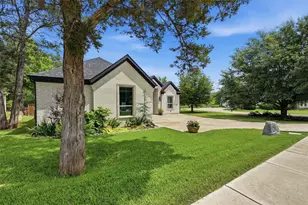 1711 Moreland Dr, Sherman, TX 75090 - Photo 2