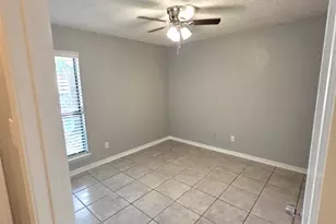 1308 Memory Ln, Arlington, TX 76011 - Photo 4